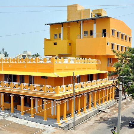 Hotel Anandhiram Heritage Karaikal Exteriör bild